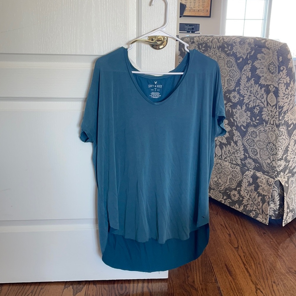 Soft & sexy American Eagle shirt